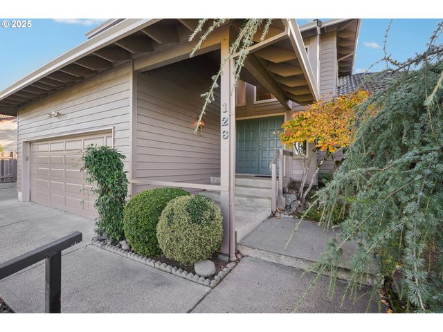 126 Sw 5TH St, Gresham, OR 97080