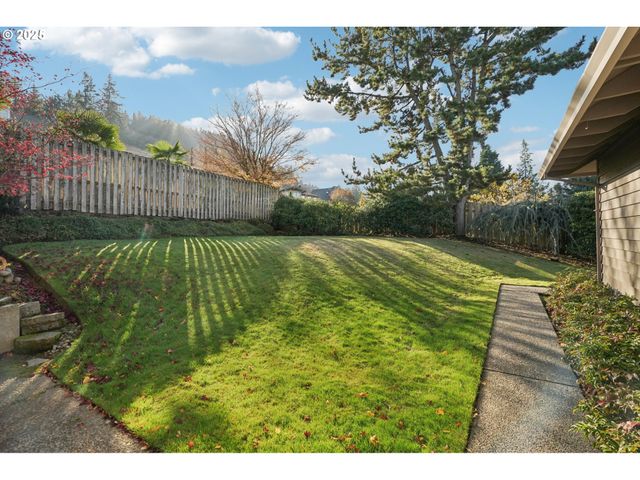 126 Sw 5TH St, Gresham, OR 97080