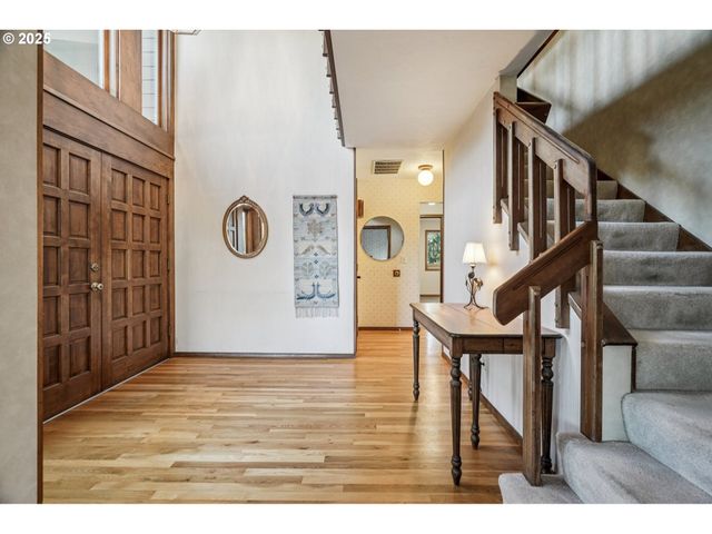 126 Sw 5TH St, Gresham, OR 97080