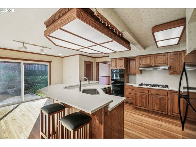 126 Sw 5TH St, Gresham, OR 97080