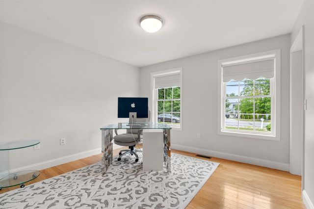 43 Hampton Road, Exeter, NH 03833