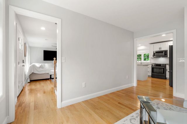 43 Hampton Road, Exeter, NH 03833