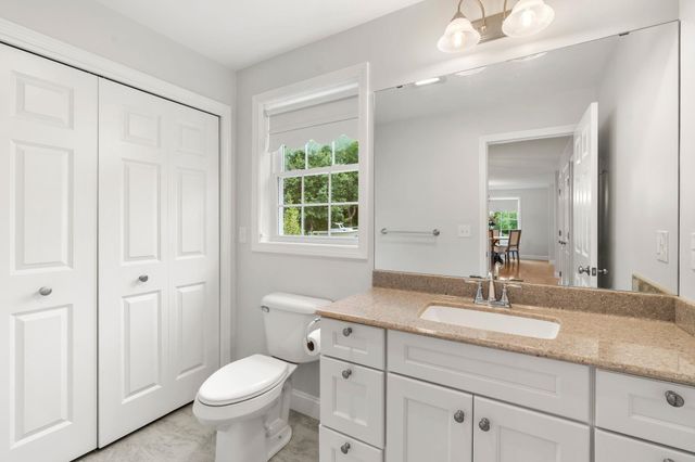 43 Hampton Road, Exeter, NH 03833