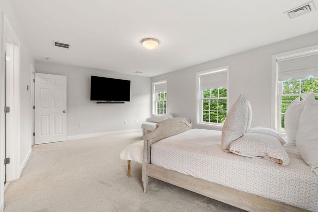 43 Hampton Road, Exeter, NH 03833