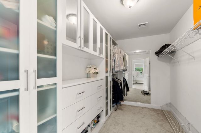 43 Hampton Road, Exeter, NH 03833