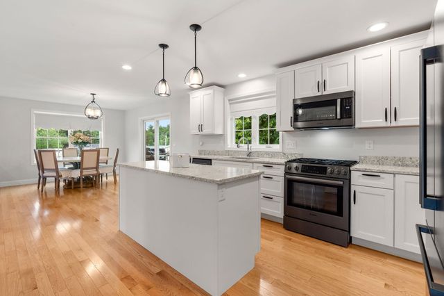 43 Hampton Road, Exeter, NH 03833