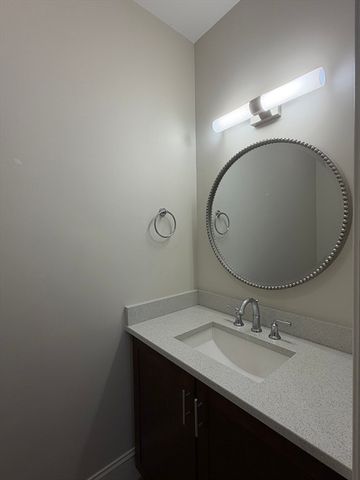 896 Chestnut St 2, Newton, MA 02468
