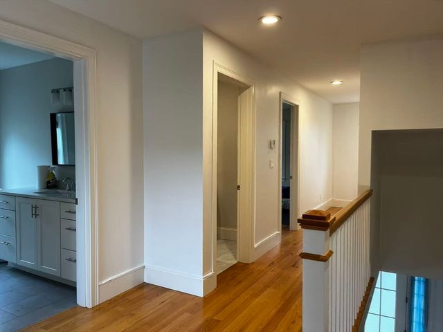 896 Chestnut St 2, Newton, MA 02468