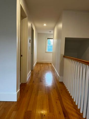 896 Chestnut St 2, Newton, MA 02468