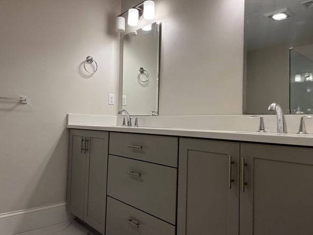 896 Chestnut St 2, Newton, MA 02468