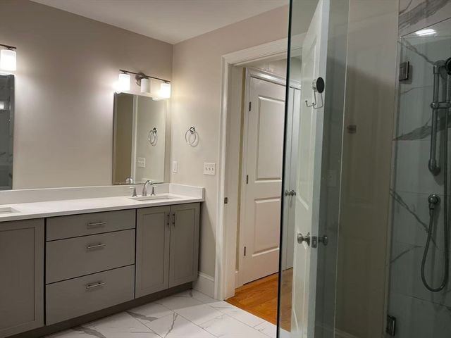 896 Chestnut St 2, Newton, MA 02468