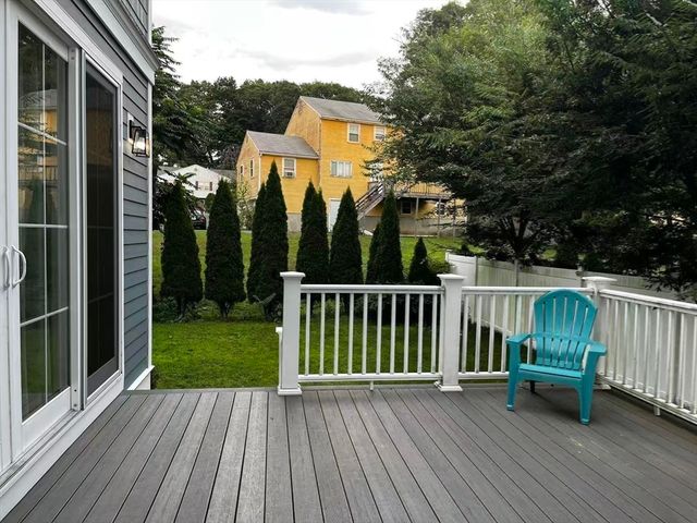 896 Chestnut St 2, Newton, MA 02468