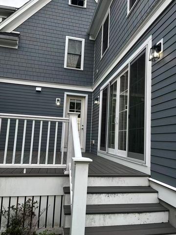 896 Chestnut St 2, Newton, MA 02468