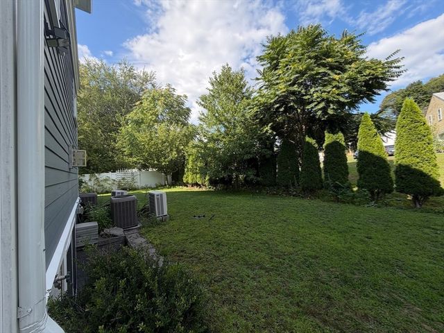 896 Chestnut St 2, Newton, MA 02468