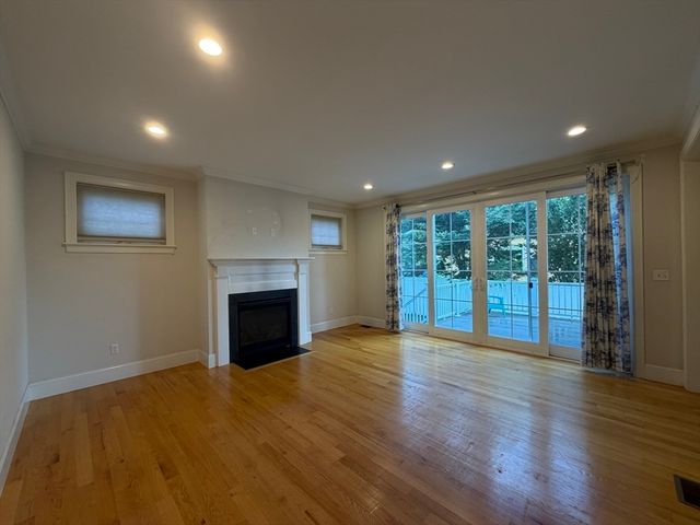 896 Chestnut St 2, Newton, MA 02468
