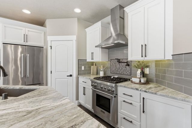 3410 E Elena Ln, Chattaroy, WA 99003