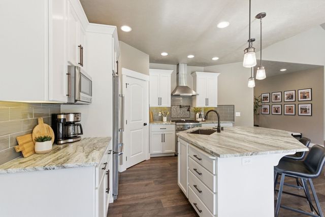 3410 E Elena Ln, Chattaroy, WA 99003