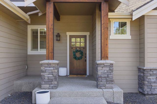 3410 E Elena Ln, Chattaroy, WA 99003