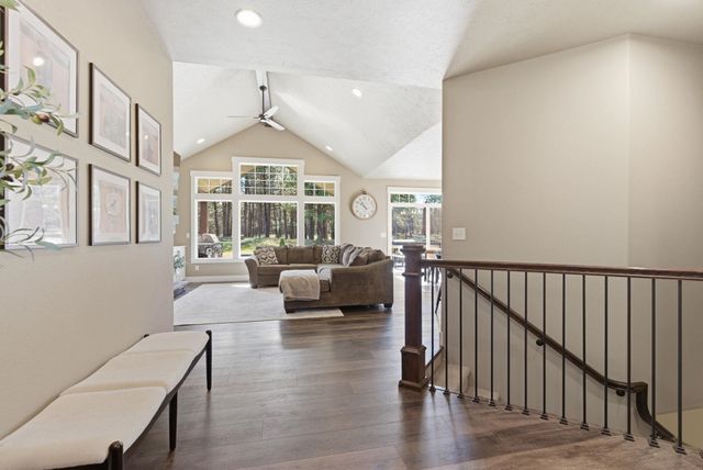 3410 E Elena Ln, Chattaroy, WA 99003