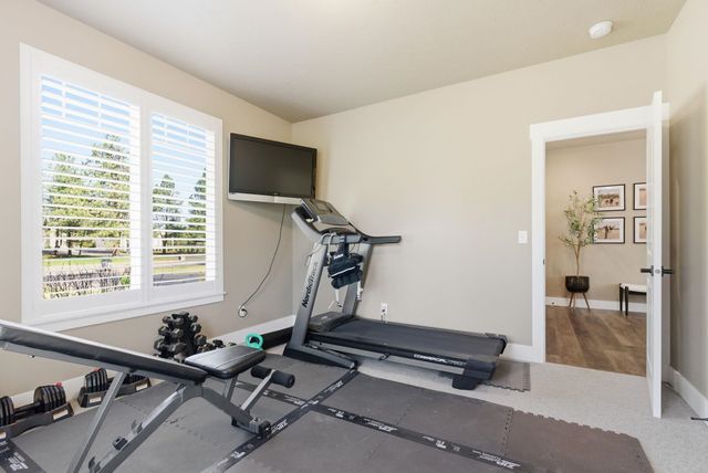 3410 E Elena Ln, Chattaroy, WA 99003