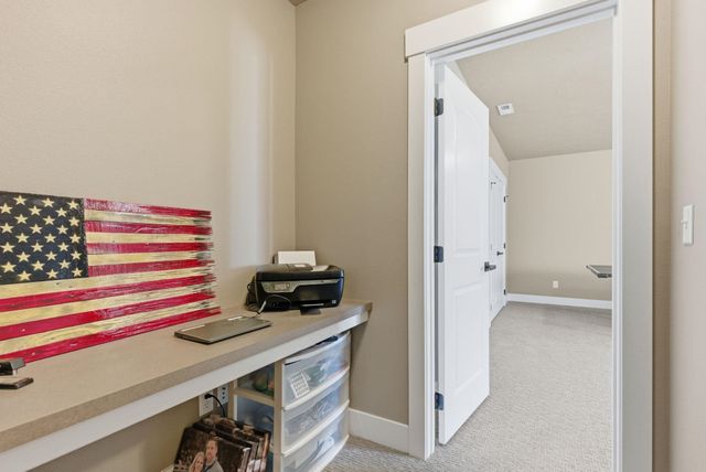 3410 E Elena Ln, Chattaroy, WA 99003