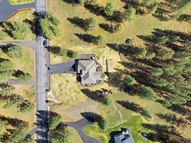 3410 E Elena Ln, Chattaroy, WA 99003