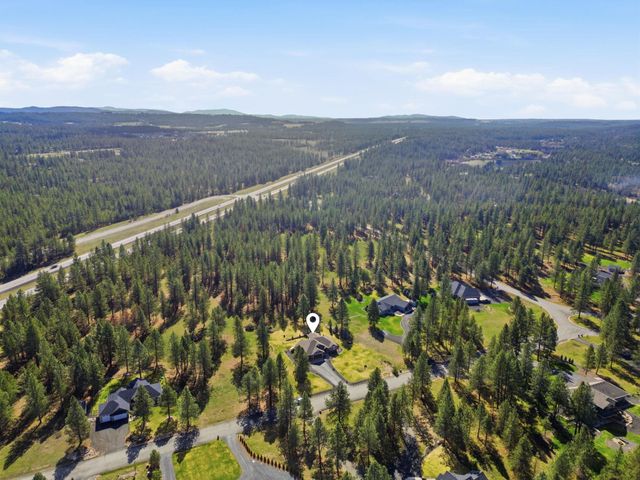 3410 E Elena Ln, Chattaroy, WA 99003