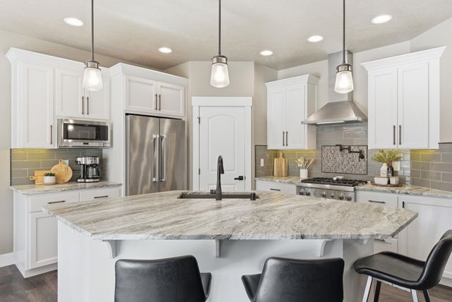 3410 E Elena Ln, Chattaroy, WA 99003