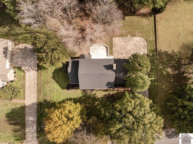 1569 Bellemeade Dr, Mayfield, KY 42066