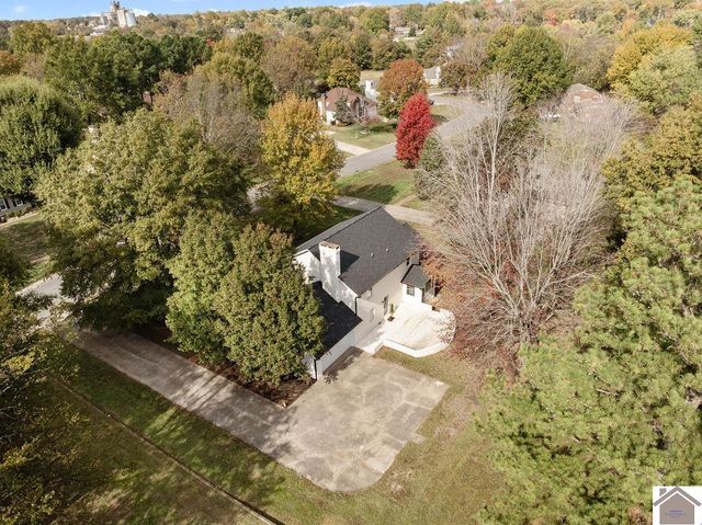 1569 Bellemeade Dr, Mayfield, KY 42066