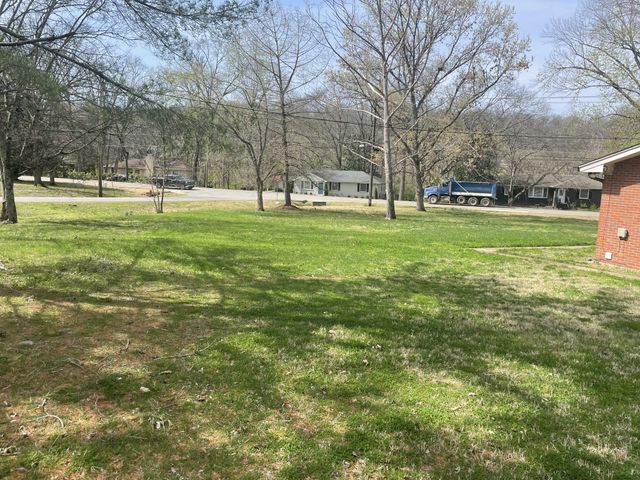 701 Shawnee Dr, Nashville, TN 37205