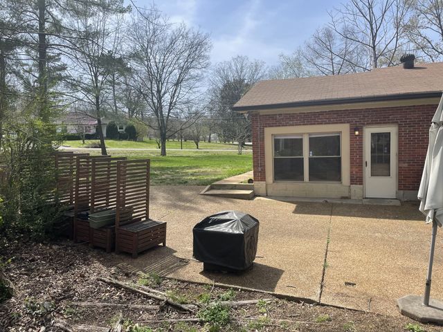 701 Shawnee Dr, Nashville, TN 37205