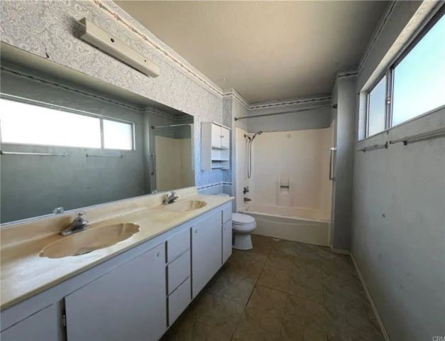 25852 Tree Top, Laguna Hills, CA 92653