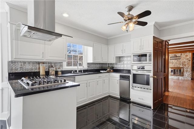 3922 Glen Meadow Drive, Peachtree Corners, GA 30092