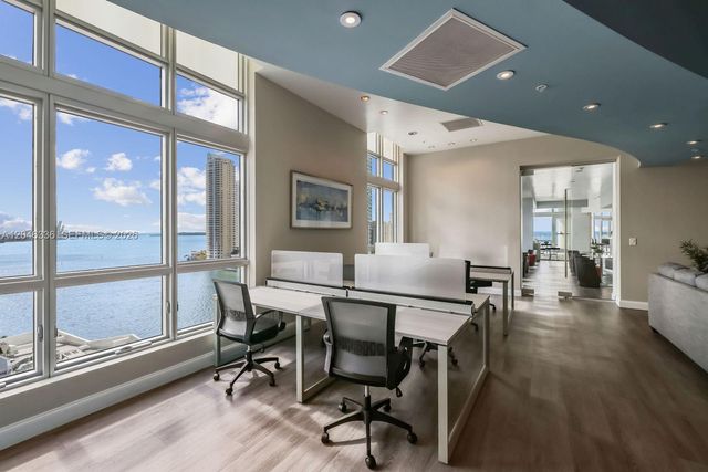 300 S Biscayne Boulevard T1503, Miami, FL 33131