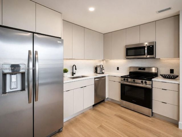 300 S Biscayne Boulevard T1503, Miami, FL 33131