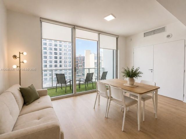 300 S Biscayne Boulevard T1503, Miami, FL 33131