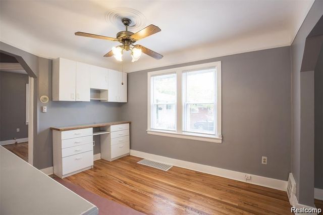 6753 Heyden Street, Dearborn Heights, MI 48127