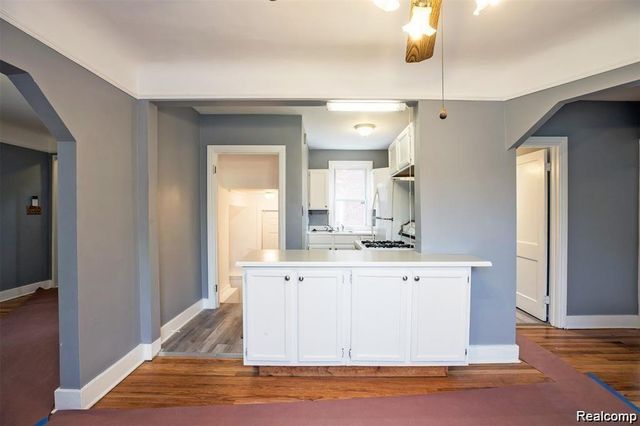 6753 Heyden Street, Dearborn Heights, MI 48127