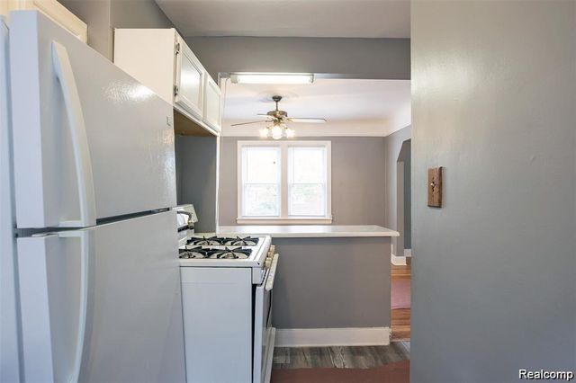 6753 Heyden Street, Dearborn Heights, MI 48127