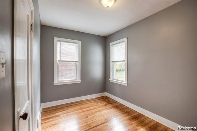 6753 Heyden Street, Dearborn Heights, MI 48127