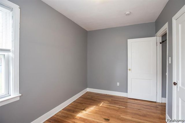 6753 Heyden Street, Dearborn Heights, MI 48127