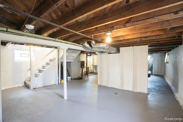 6753 Heyden Street, Dearborn Heights, MI 48127