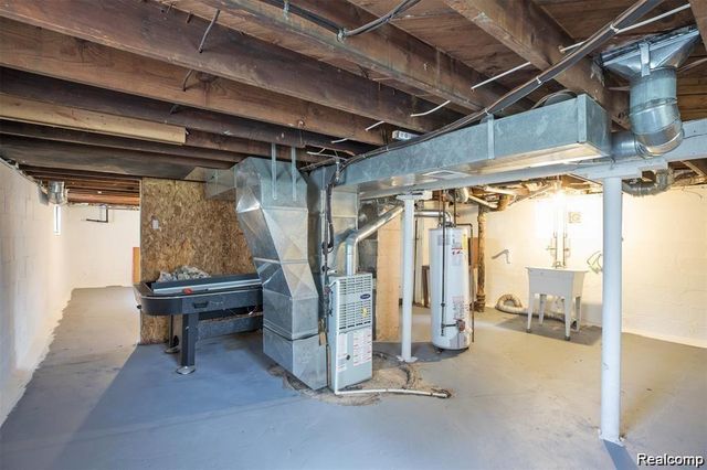 6753 Heyden Street, Dearborn Heights, MI 48127