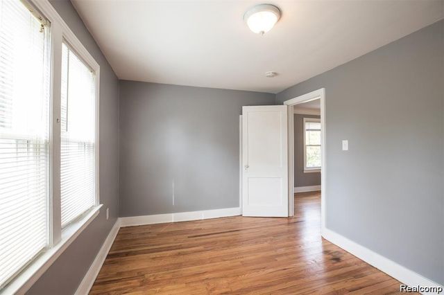 6753 Heyden Street, Dearborn Heights, MI 48127