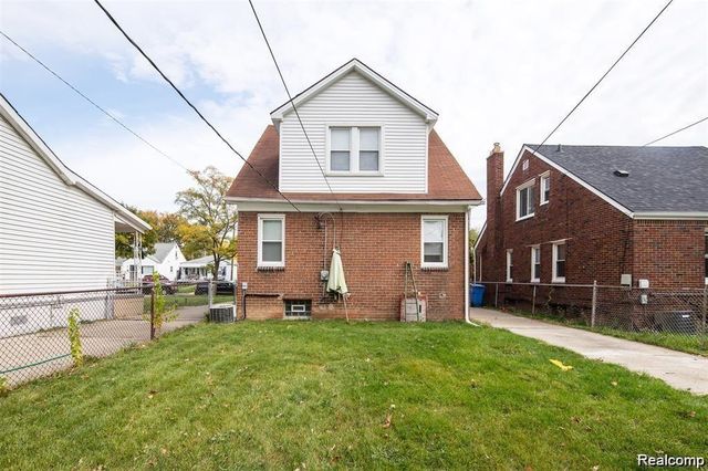 6753 Heyden Street, Dearborn Heights, MI 48127