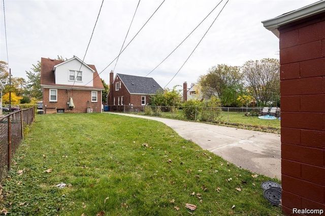 6753 Heyden Street, Dearborn Heights, MI 48127