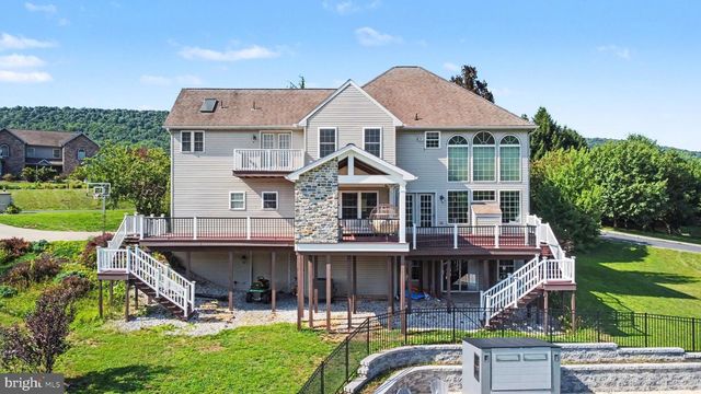 1481 STONEY MOUNTAIN WAY, Dauphin, PA 17018