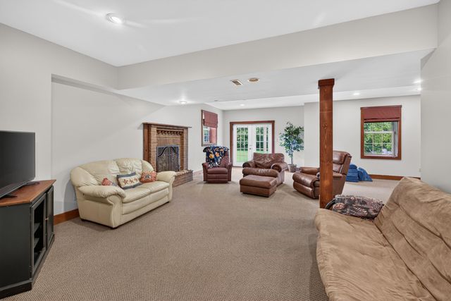 405 Lone Oak Road, Wilmore, KY 40390