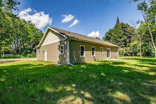W991 Primrose ROAD, Genoa City, WI 53128